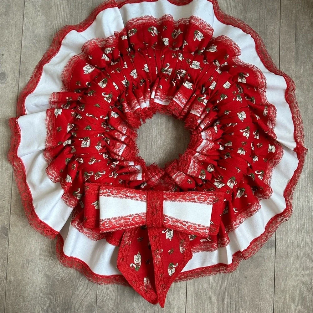 Vintage 1970s Christmas Holiday Wreath Handmade Red White Ruffled Swan Print